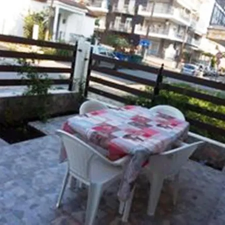 ι μυκονιάτη Lägenhet Nea Kallikrateia