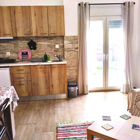 ι μυκονιάτη *